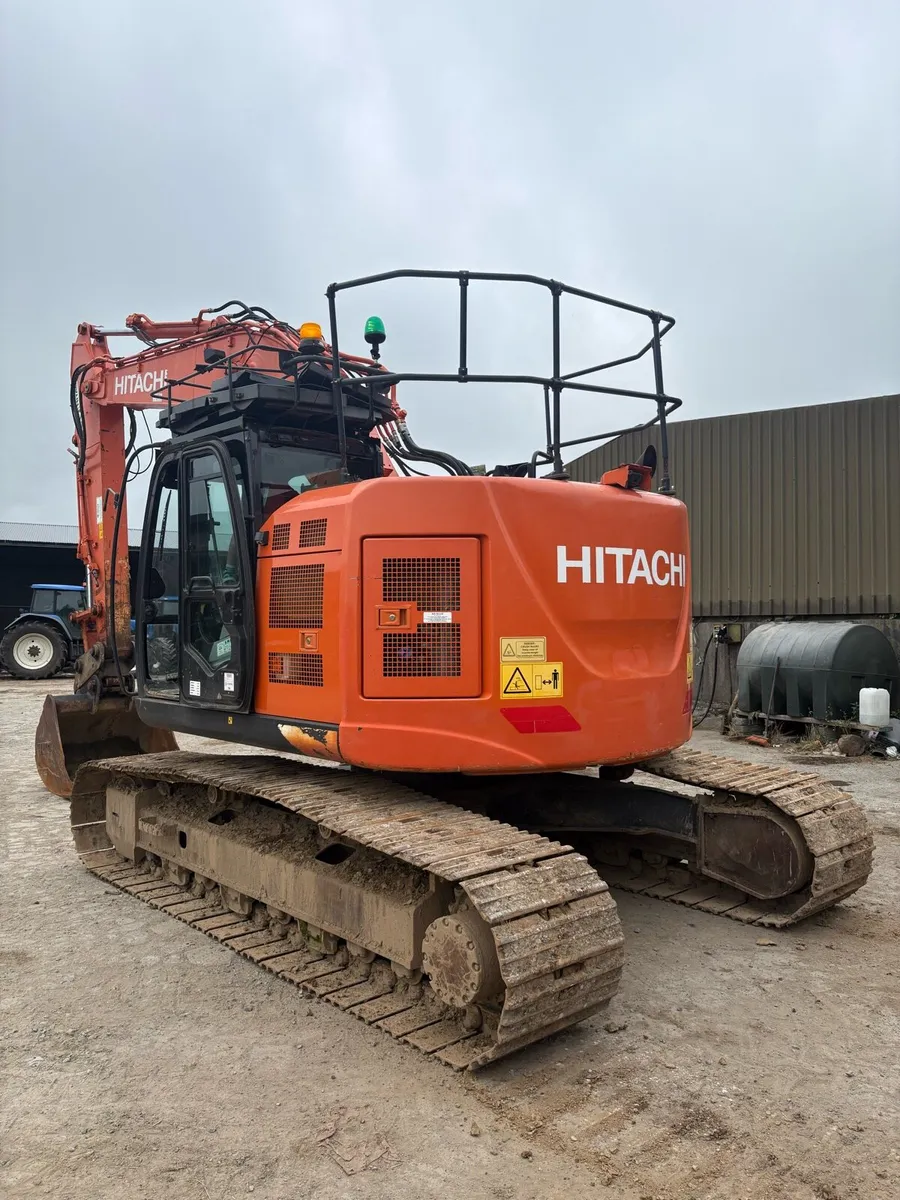 Hitachi zx225-6 - Image 1