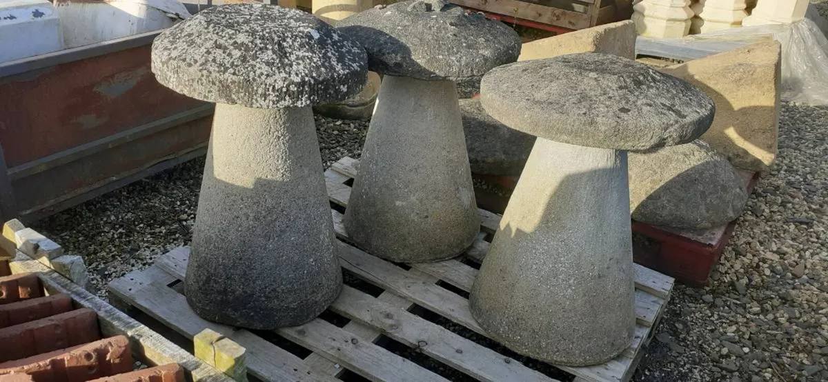 Bangor slates chimney pots floor ridge roof tiles - Image 3