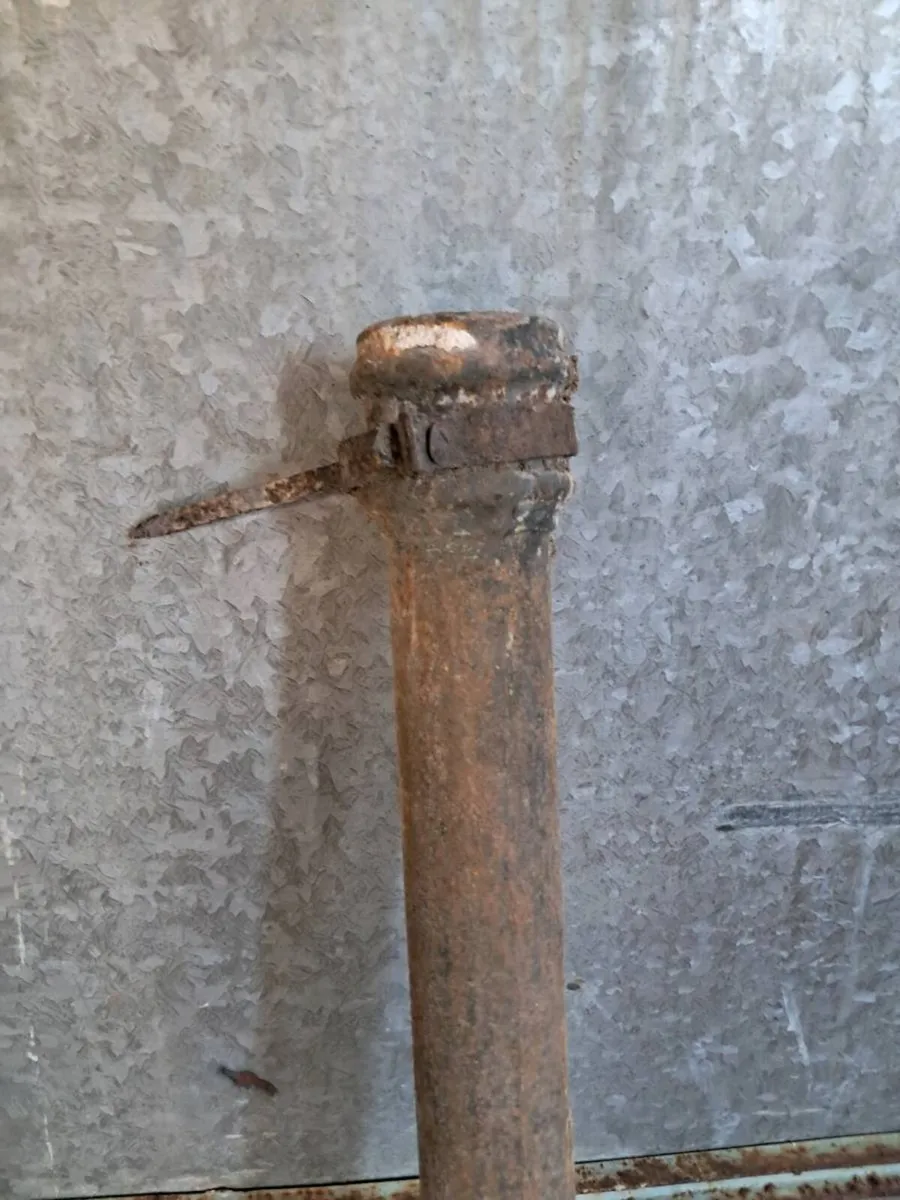 Cast iron downpipe and toe - Image 2
