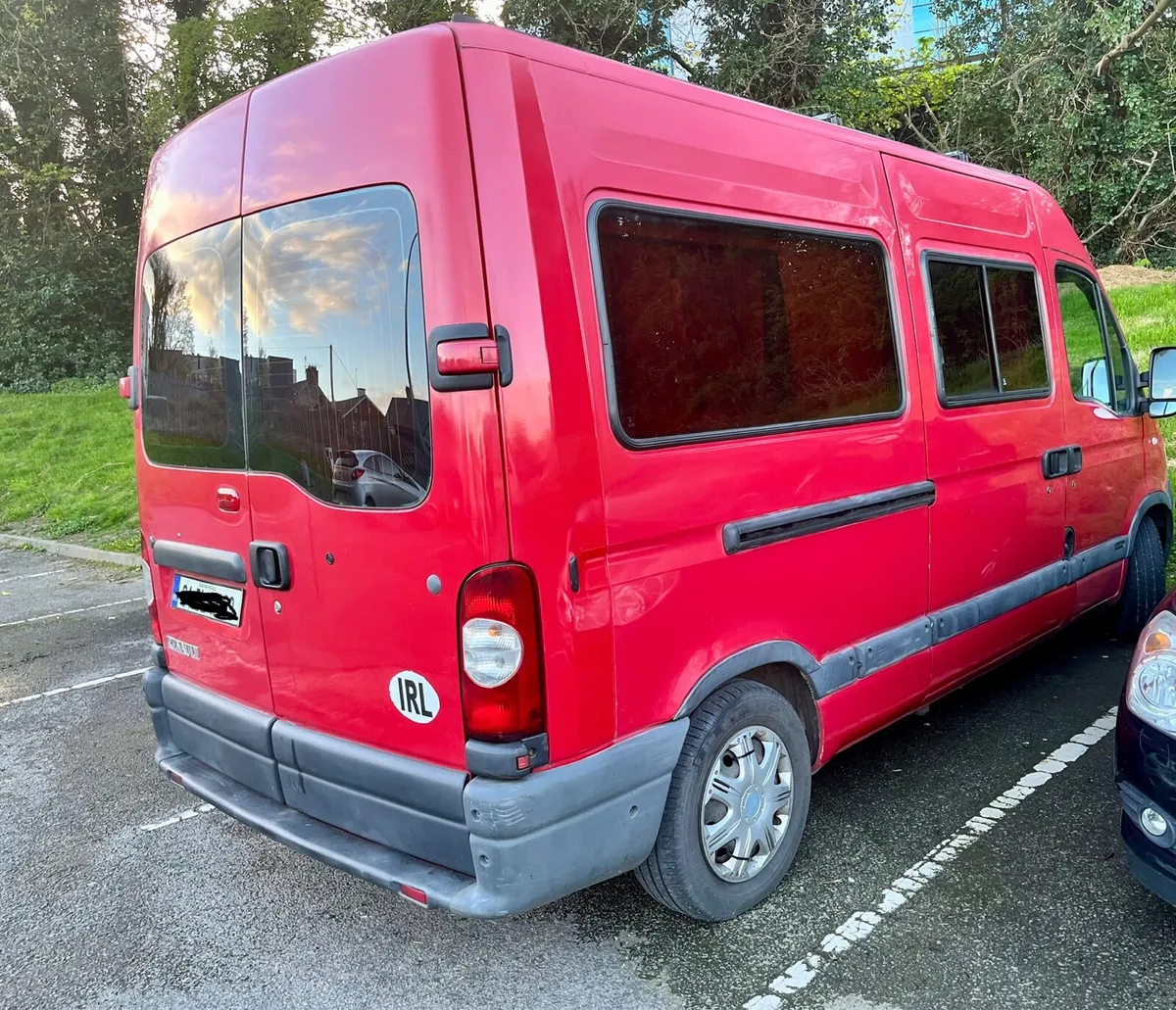 Camper van Renault Master 2.5 dc100 - Image 2