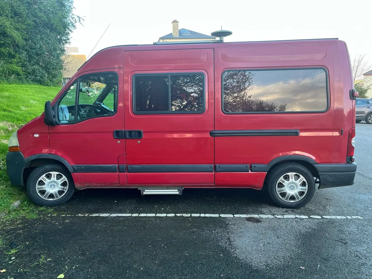Camper van Renault Master 2.5 dc100 - Image 3
