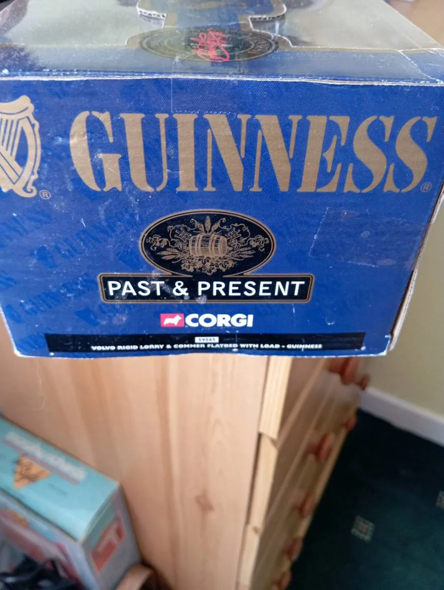 Guinness's die cast lorry and small lorry new in b - Image 4