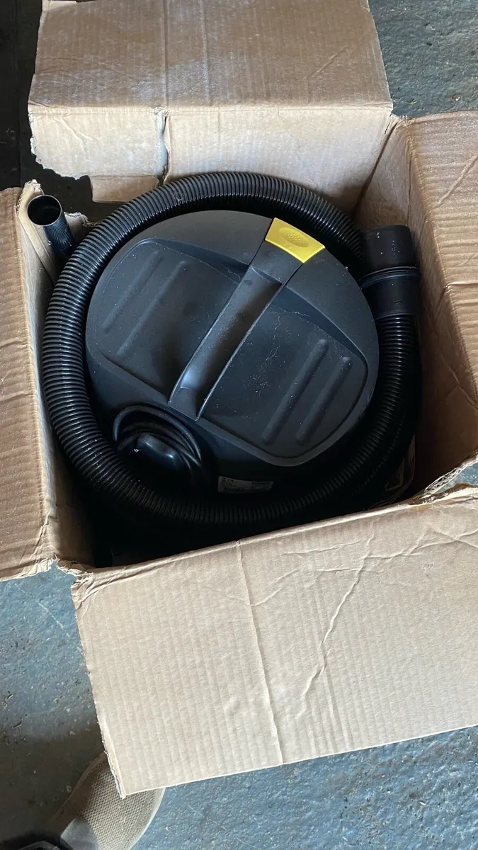 Karcher wet dry vacuum . FREE NEW - Image 1
