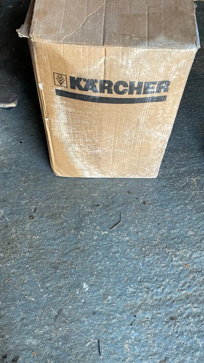 Karcher wet dry vacuum . FREE NEW - Image 4