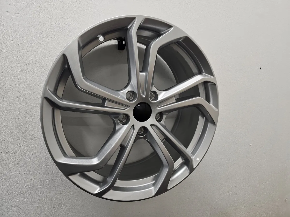 18" 19" Volkswagen TCR Style - Image 3
