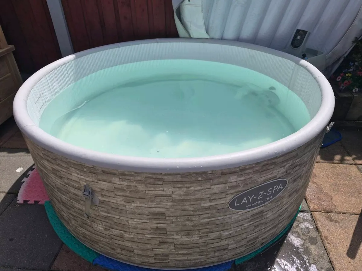 Lay spa vancouver hottub - Image 2