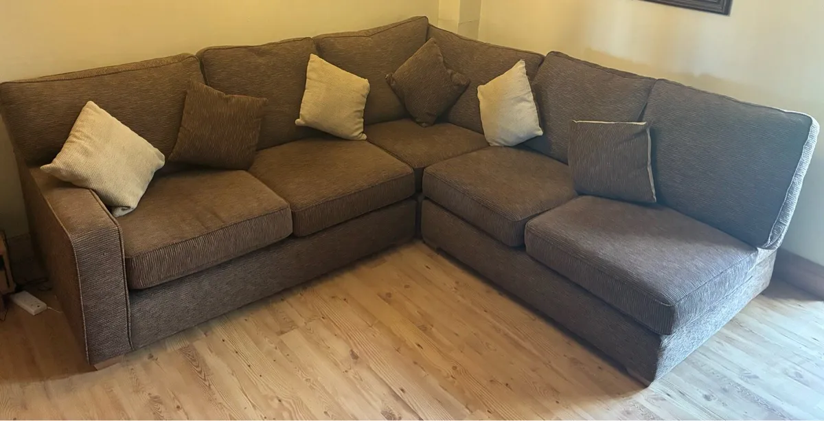 Corner Couch - Image 1