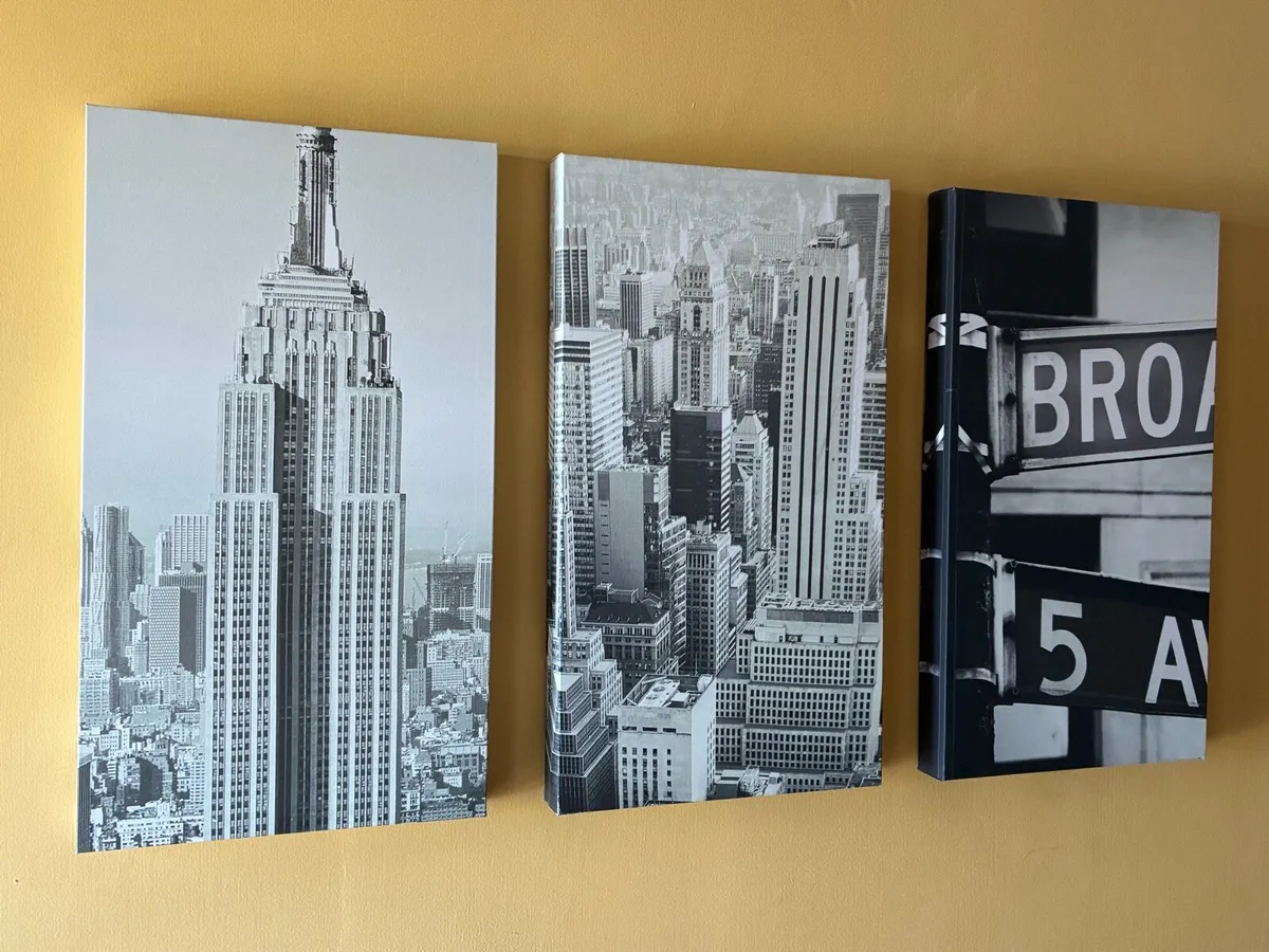 Canvas prints and framed pictures - Image 1