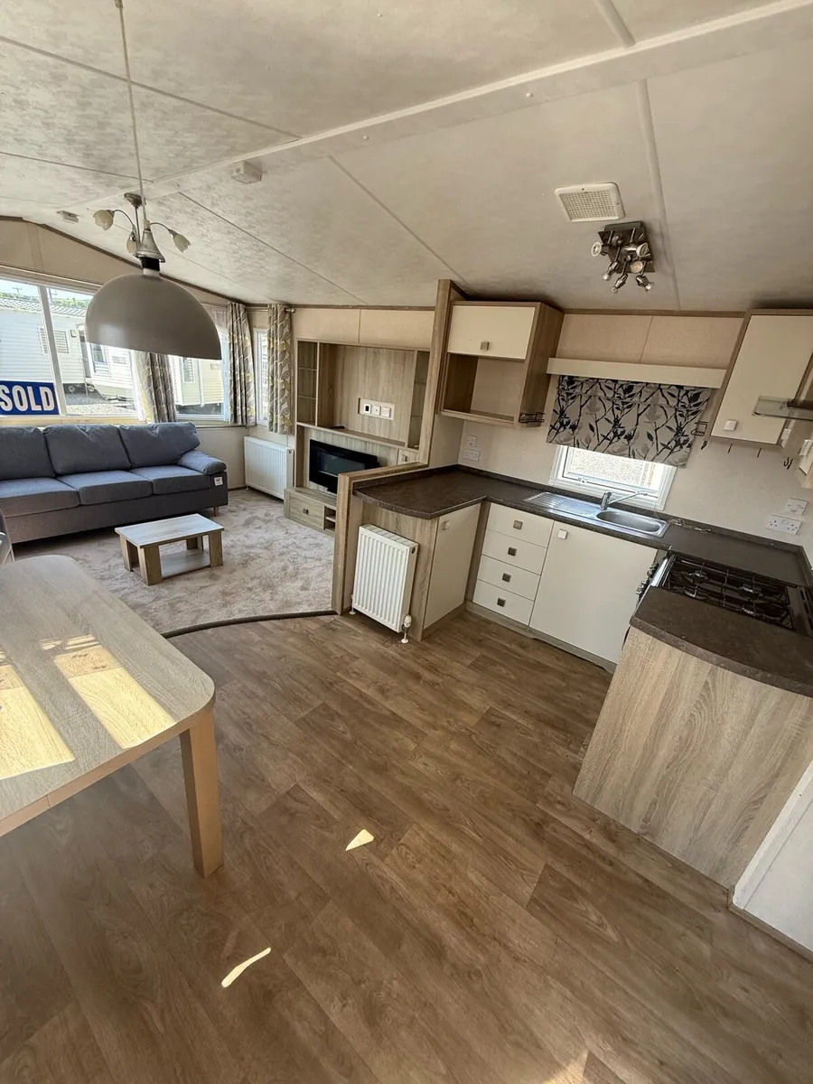 Carnaby 38-12.6 3 bed Full winter pack TPScaravan - Image 2