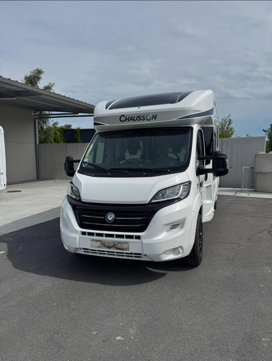 2017 CHAUSSON 718 XLB ISLAND BED & DROP DOWN BED - Image 2
