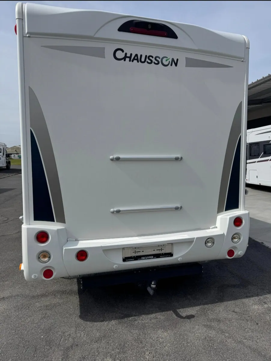 2017 CHAUSSON 718 XLB ISLAND BED & DROP DOWN BED - Image 3