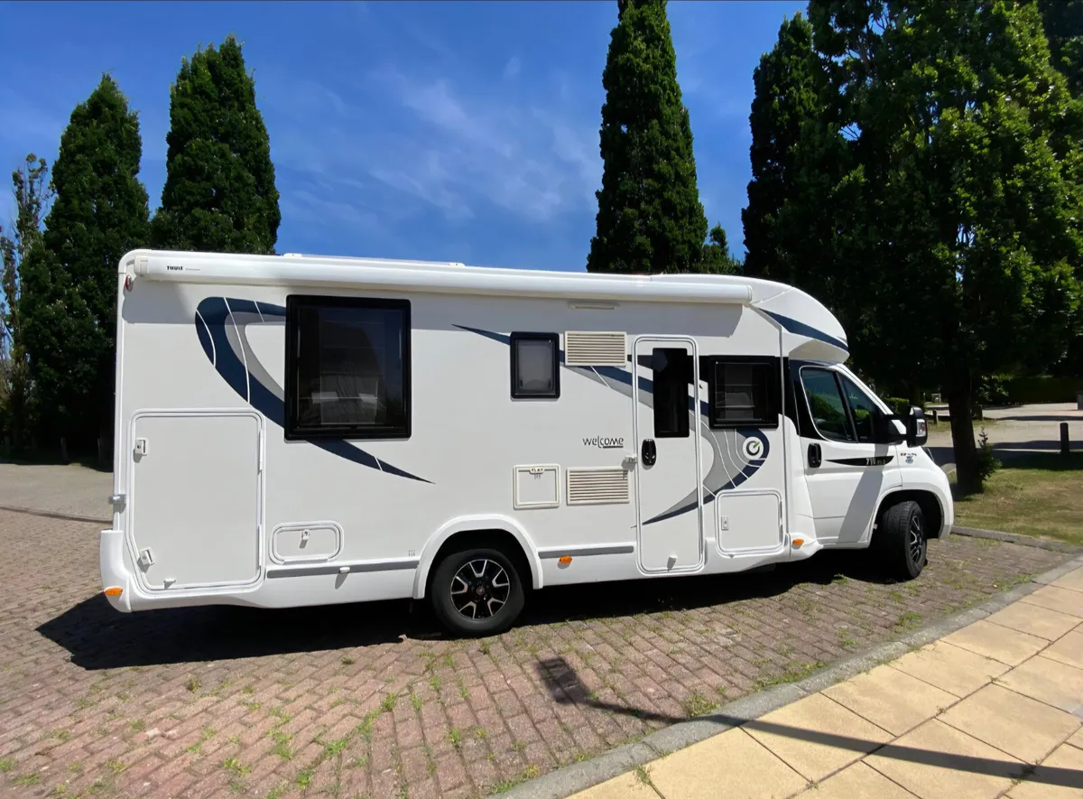 2017 CHAUSSON 718 XLB ISLAND BED & DROP DOWN BED - Image 4