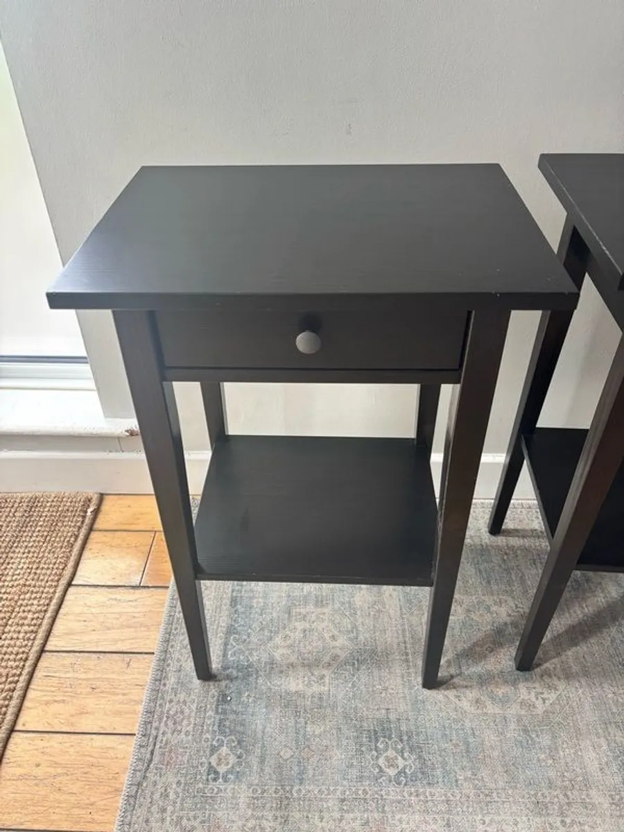 2 Bedside Lockers & 1 living room side table - Image 2