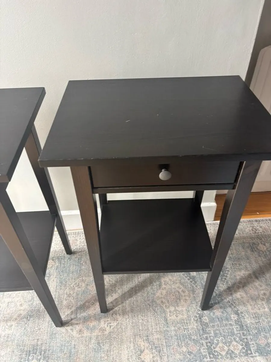 2 Bedside Lockers & 1 living room side table - Image 3