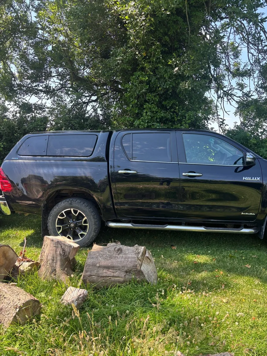 2017 Toyota Hilux - Image 4