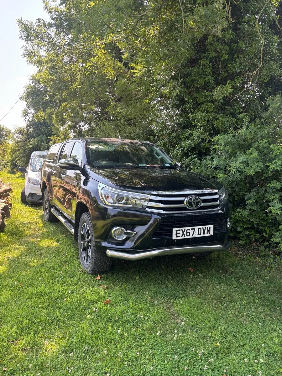 2017 Toyota Hilux - Image 1