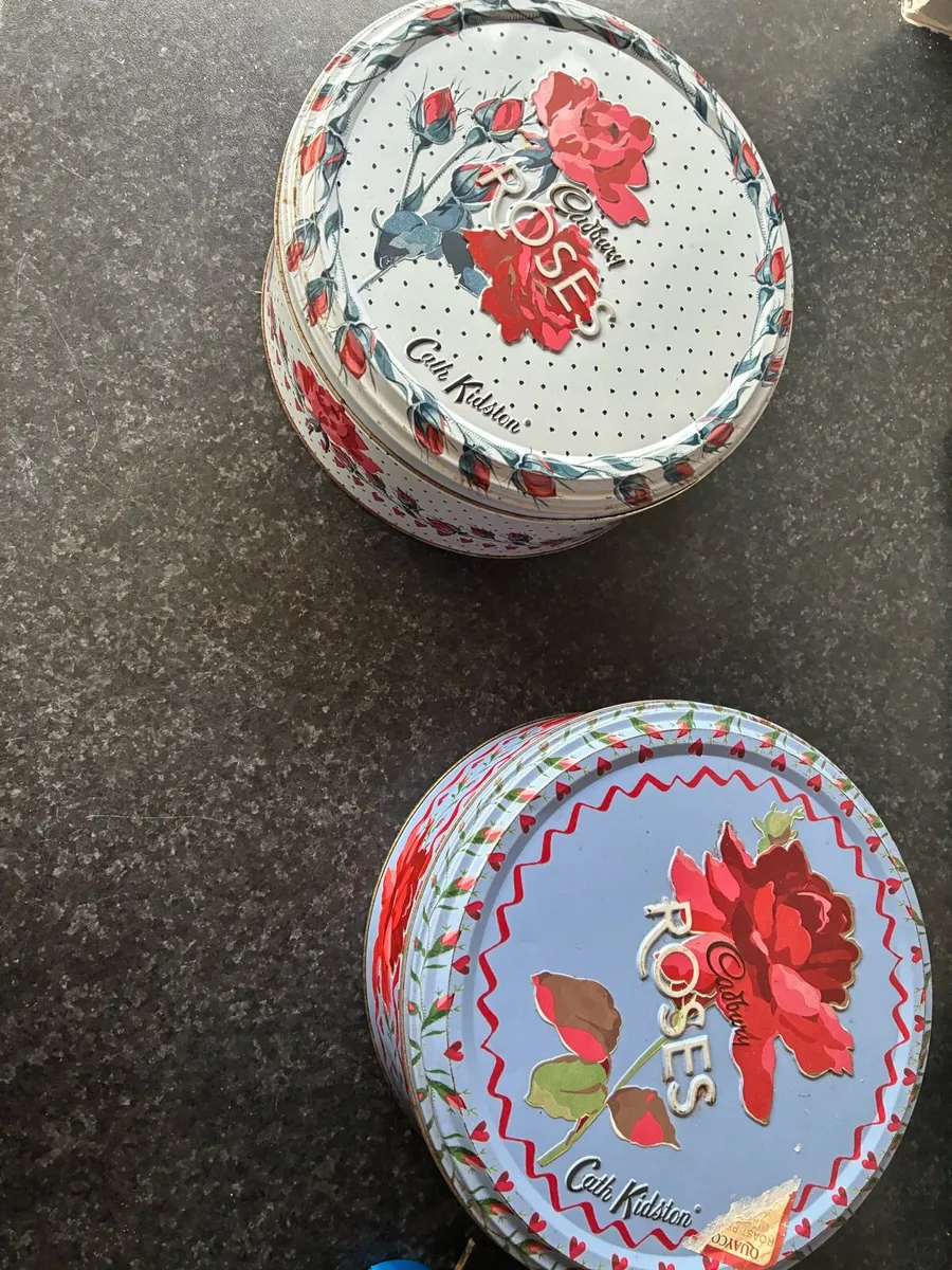 Cadbury Roses Tins - Image 1