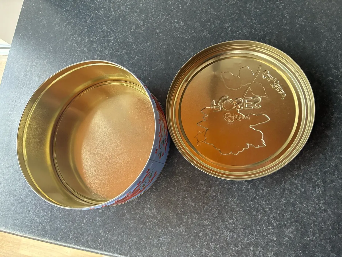 Cadbury Roses Tins - Image 2