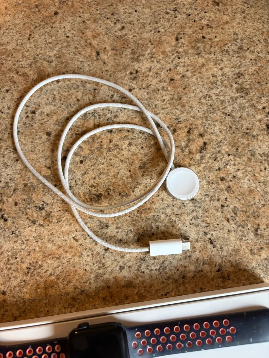 Apple Watch SE 3 - Image 3