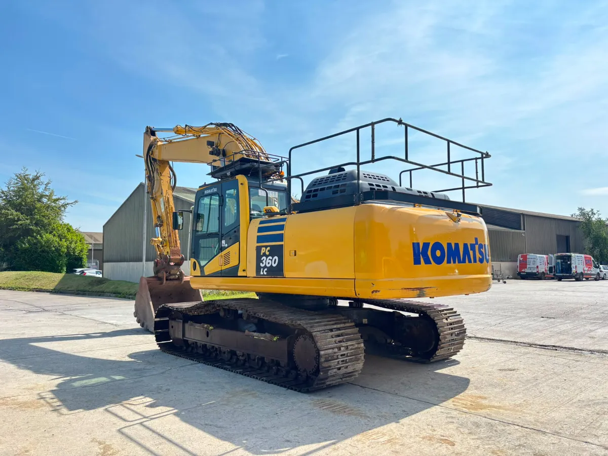 2018 Komatsu PC360LC-11 - Image 4