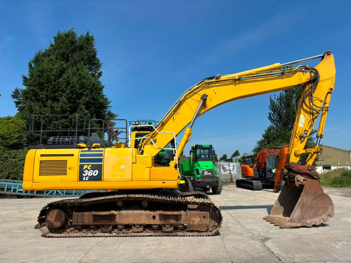 2018 Komatsu PC360LC-11 - Image 1