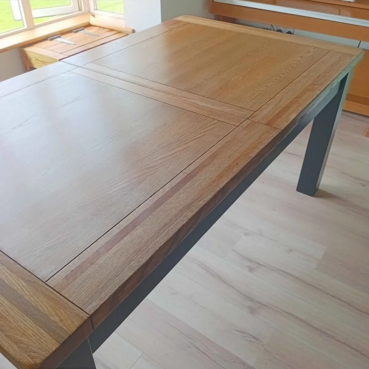 Stunning Solid Oak Extendable Dining Table - Image 4
