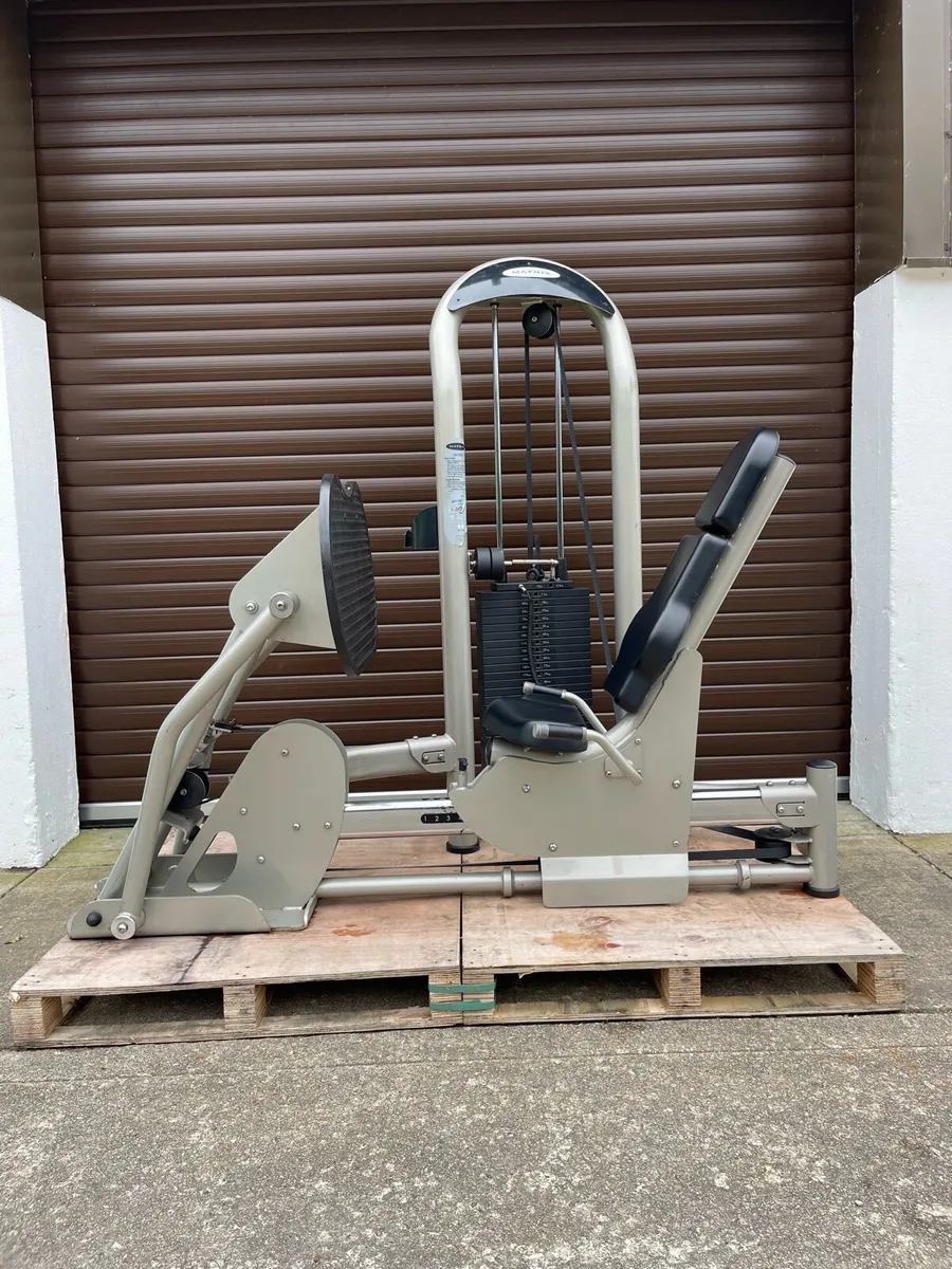Matrix G2 Leg Press 400lb Stack - Image 1