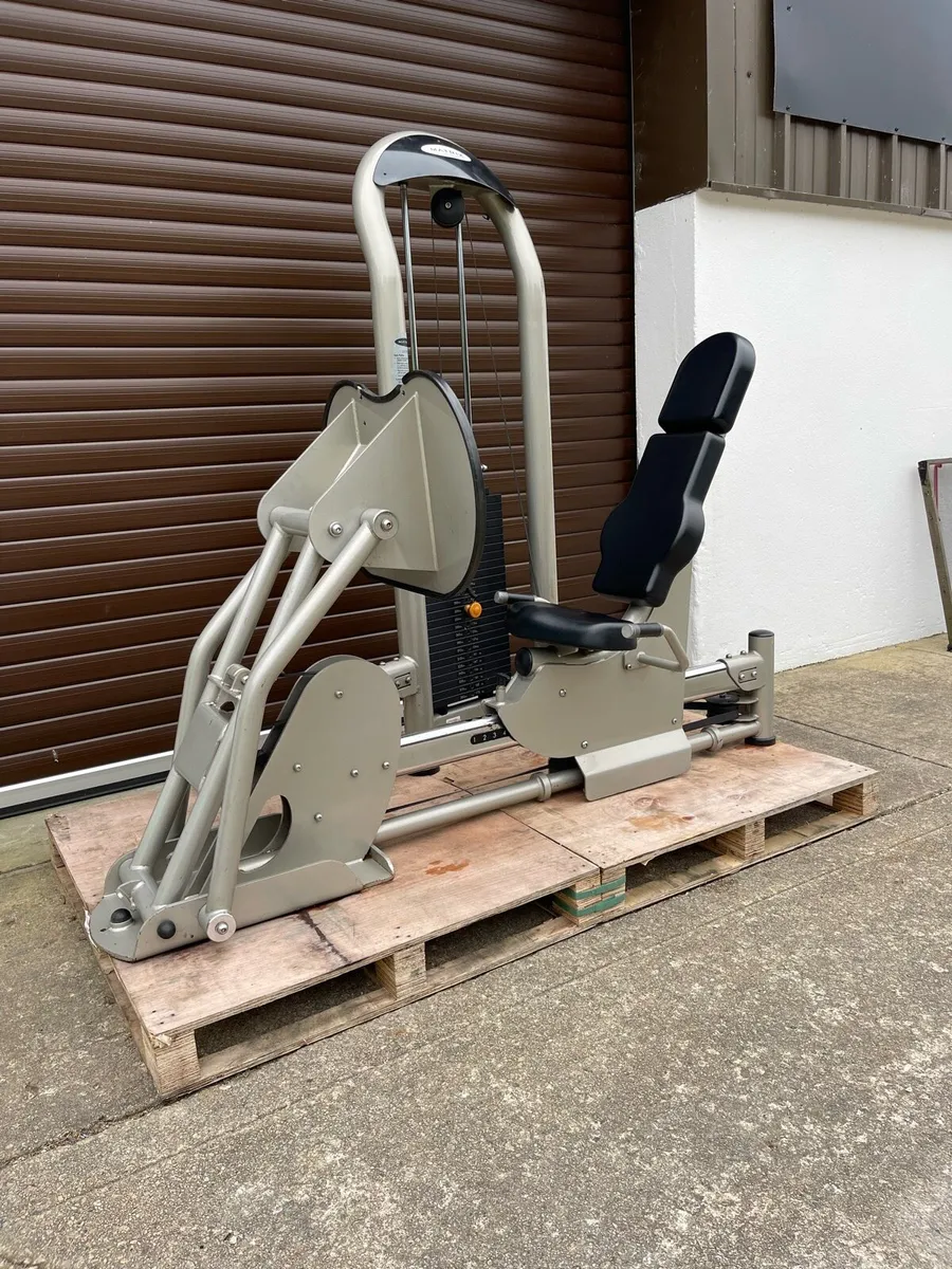 Matrix G2 Leg Press 400lb Stack - Image 4
