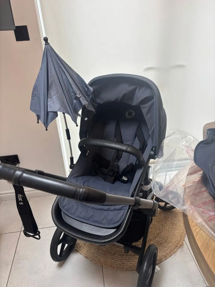 Bugaboo fox 5 travel system - Image 1