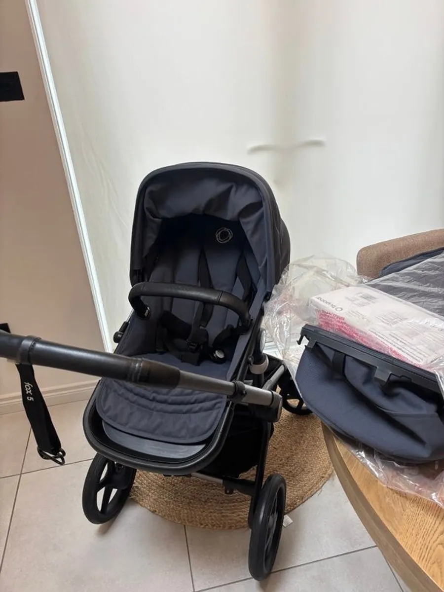 Bugaboo fox 5 travel system - Image 4