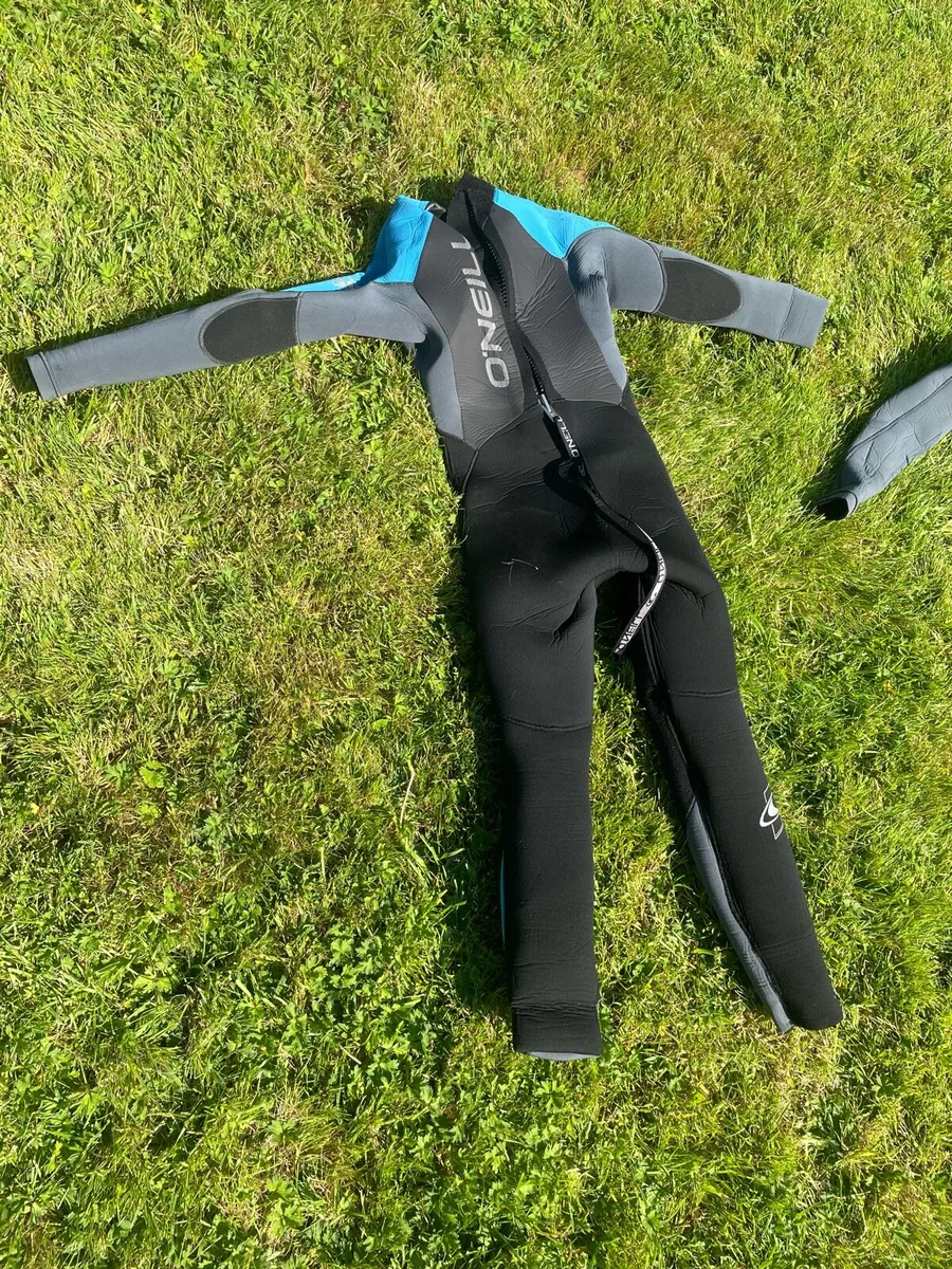 Wetsuits and surf gear - Image 4