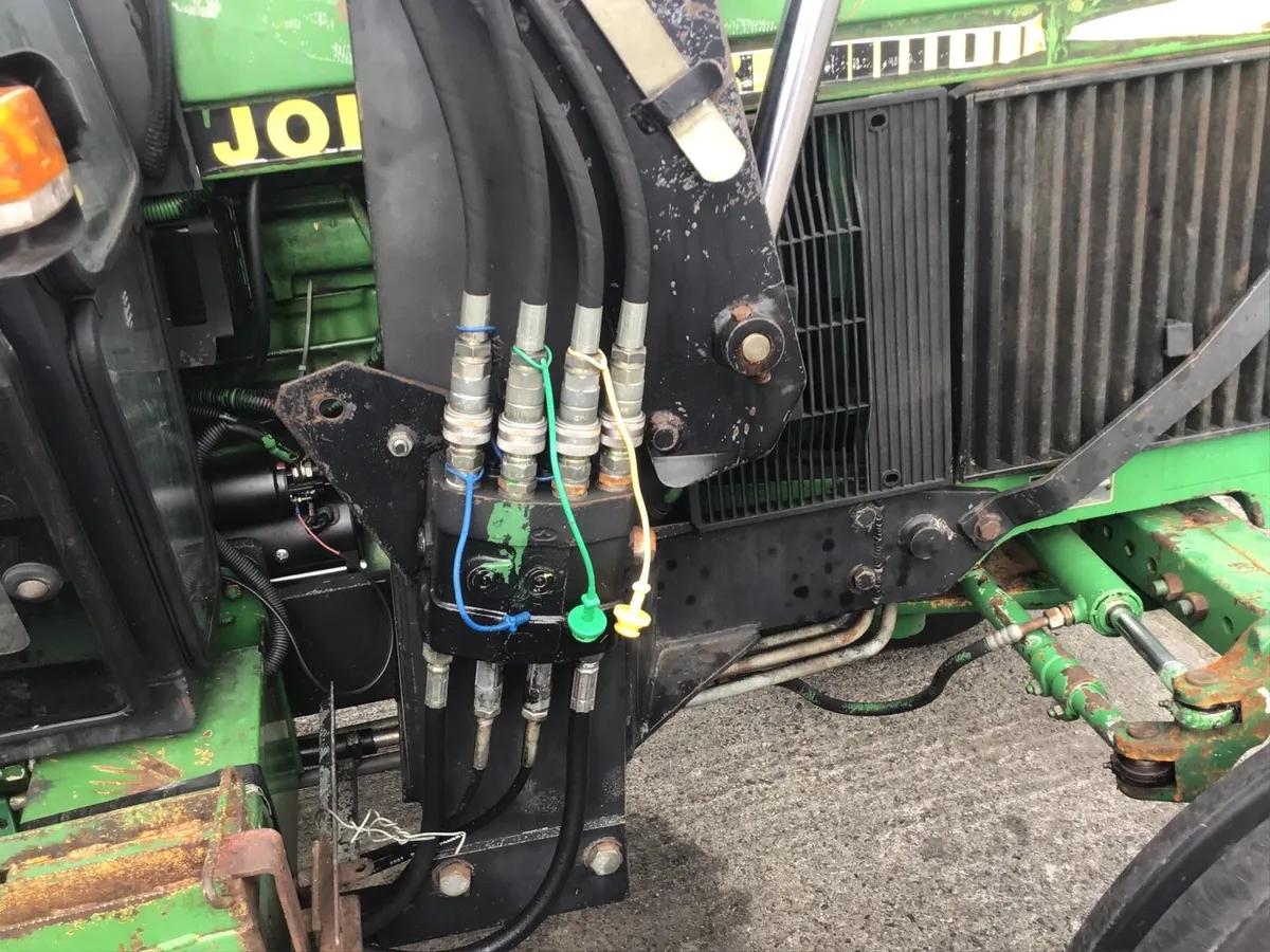 Rossmore FL45 Loader and Sub Frame off JD 2650 - Image 4