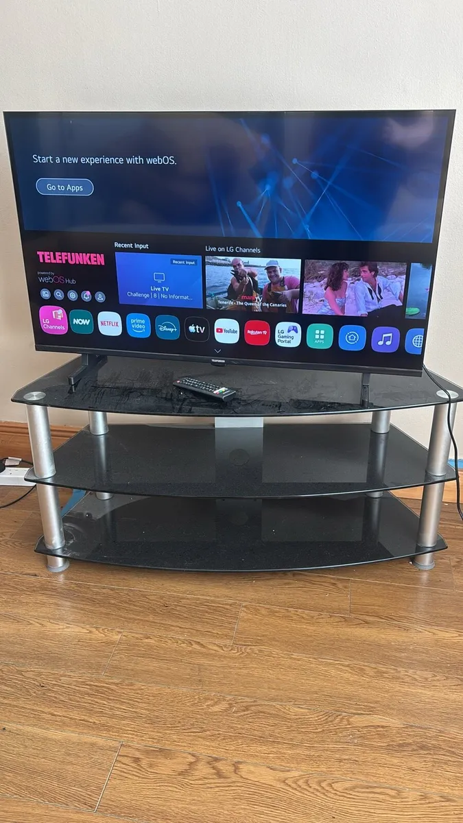 43” smart tv plus stand