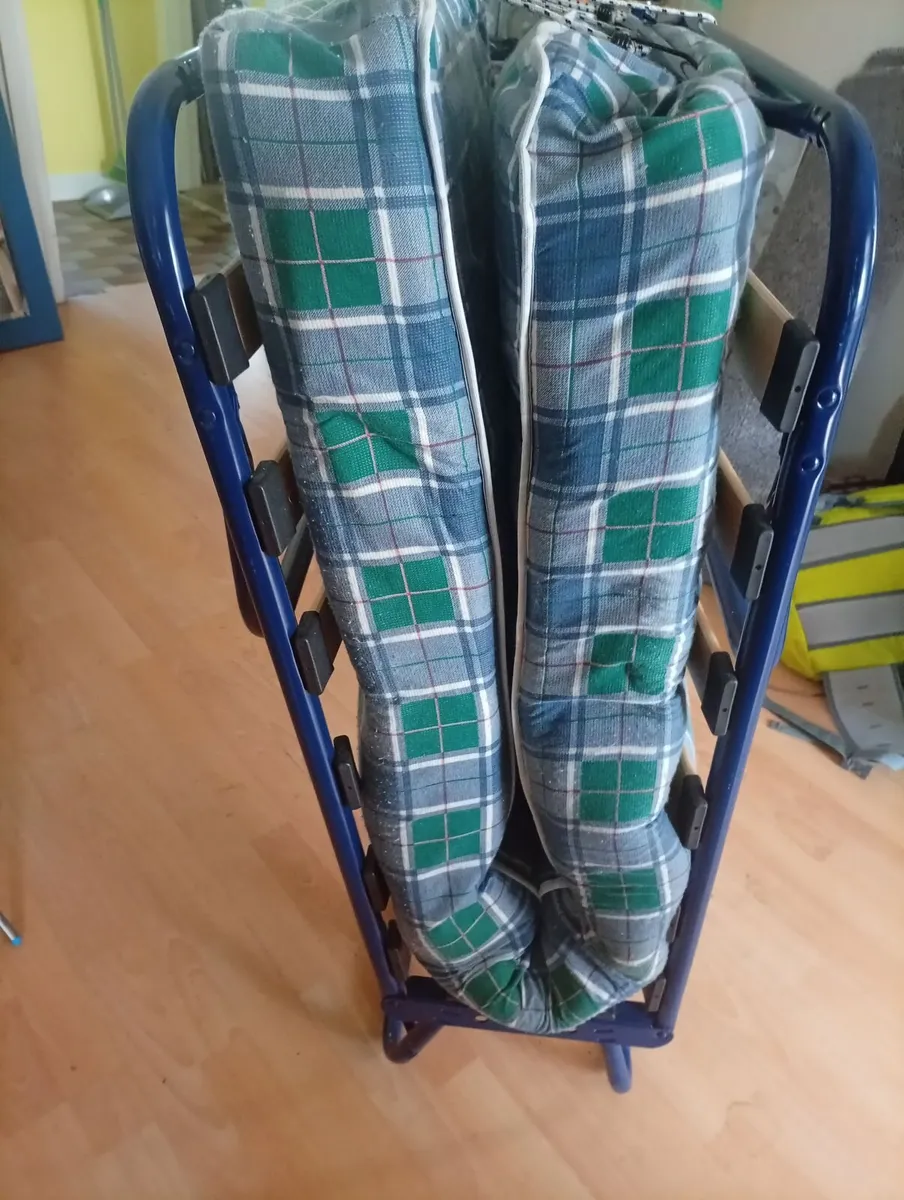 Fold up bed - Image 2