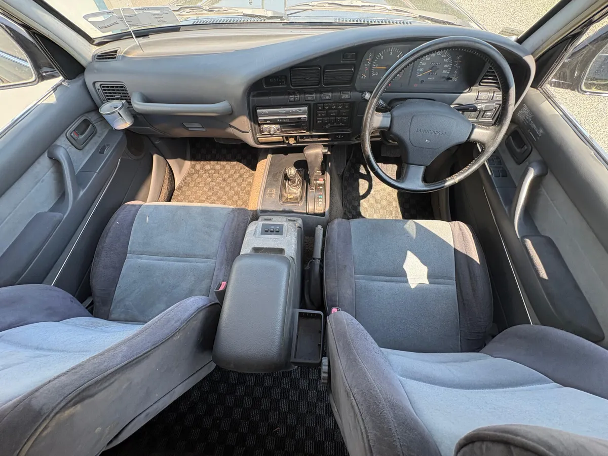 Toyota Land Cruiser 1993 - Image 4