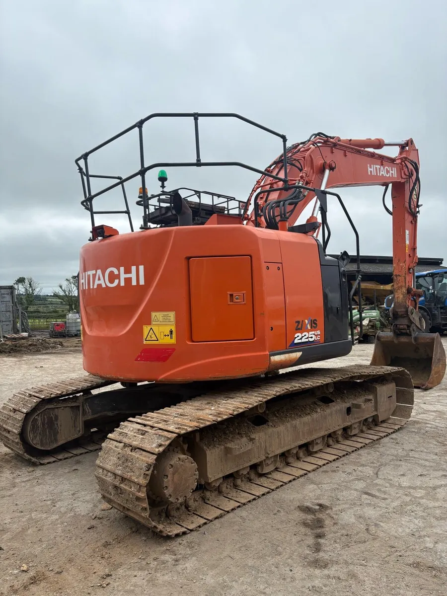 Hitachi zx225-6 - Image 3