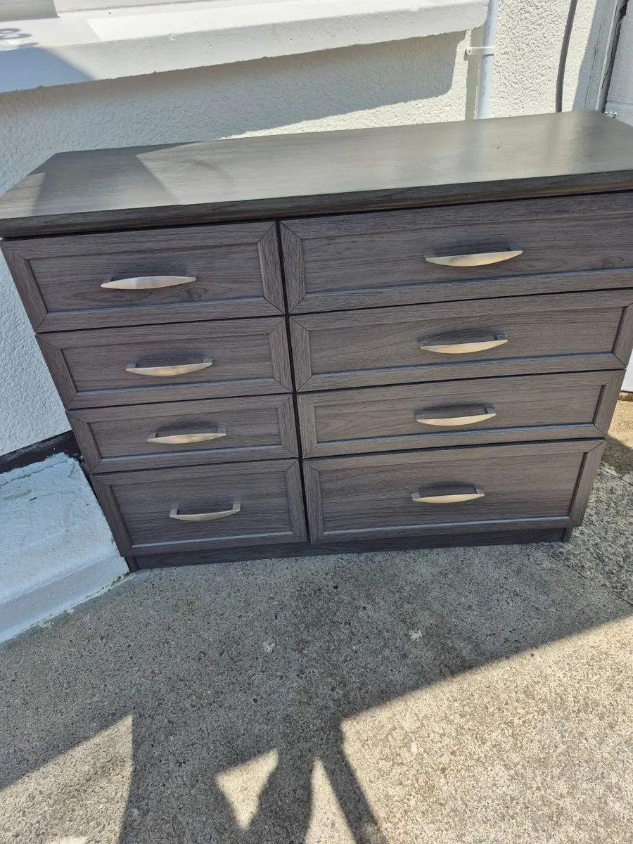 Chest of drawers - Image 2