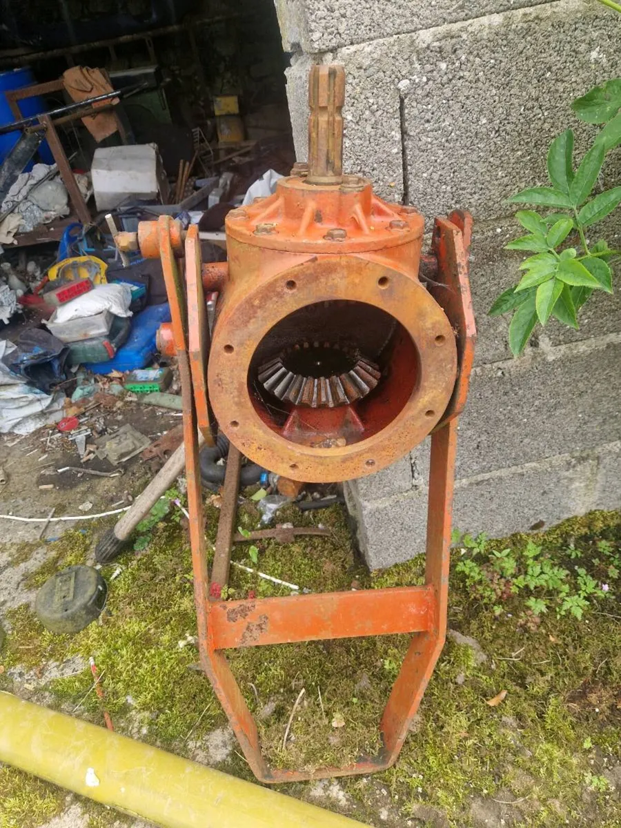 Kuhn 302 and 300 fc parts - Image 1