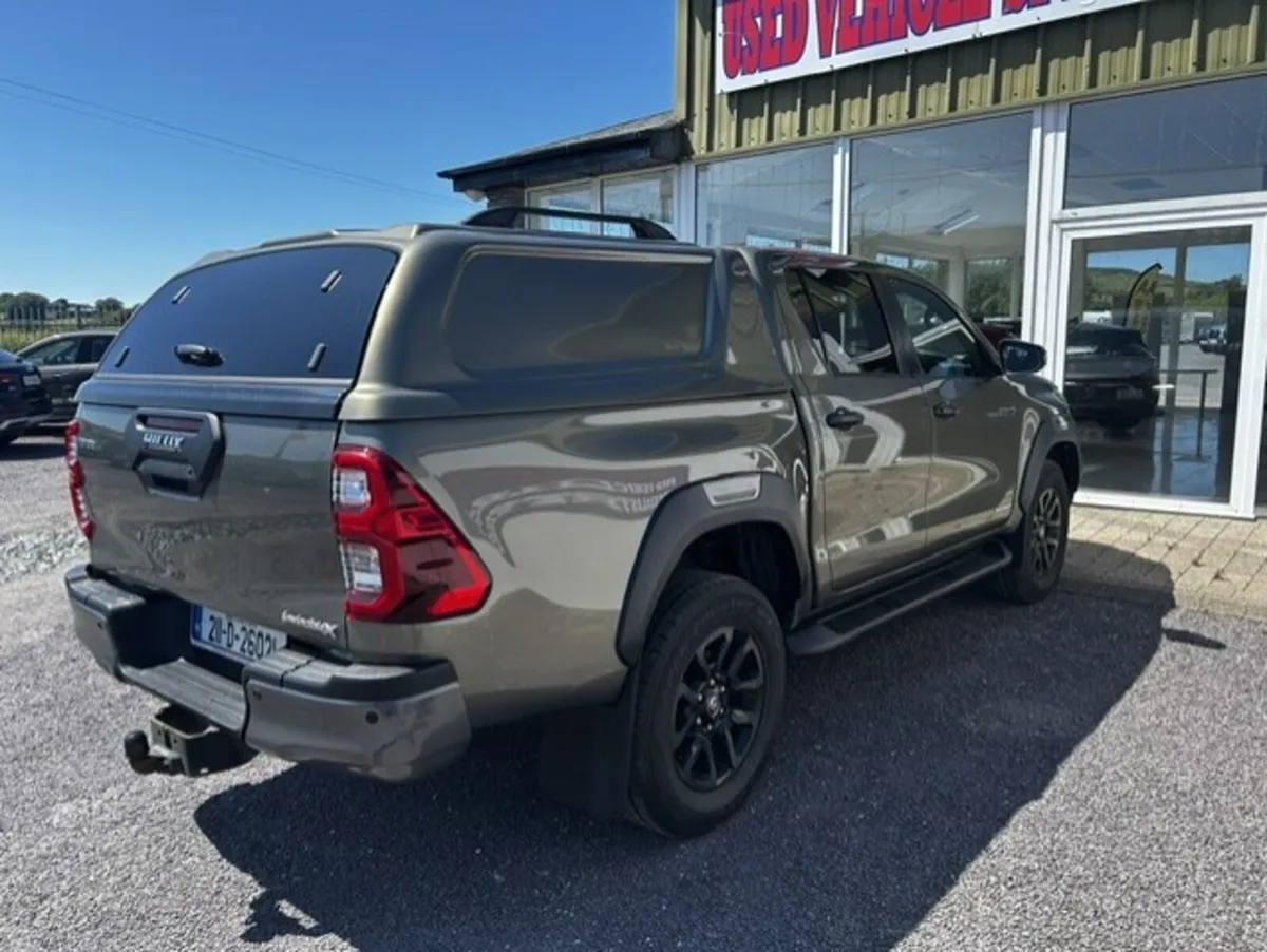 Toyota Hilux INVINCIBLE X 2021 - Image 4