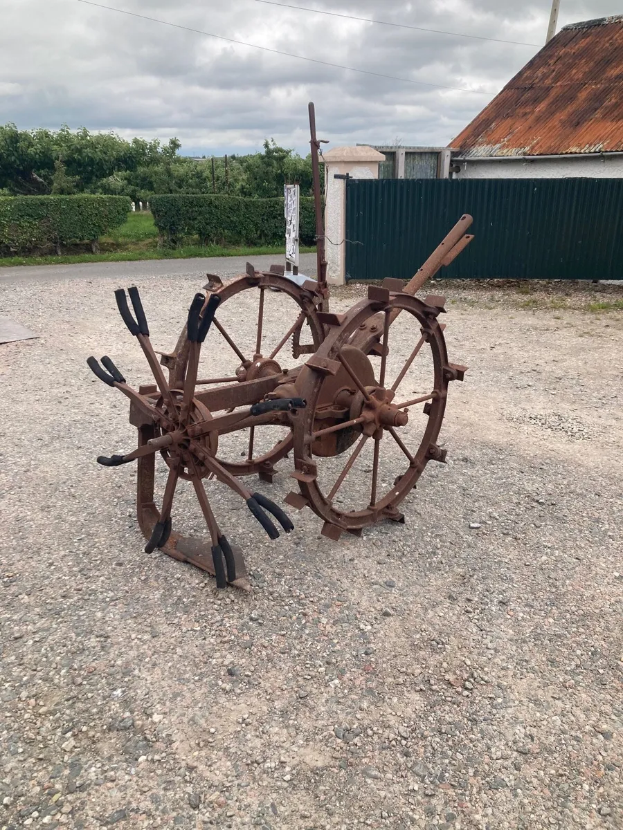 Vintage potato spinner. - Image 4