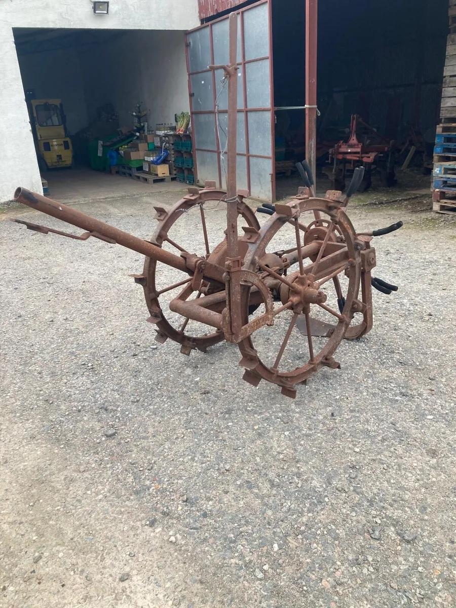 Vintage potato spinner. - Image 1