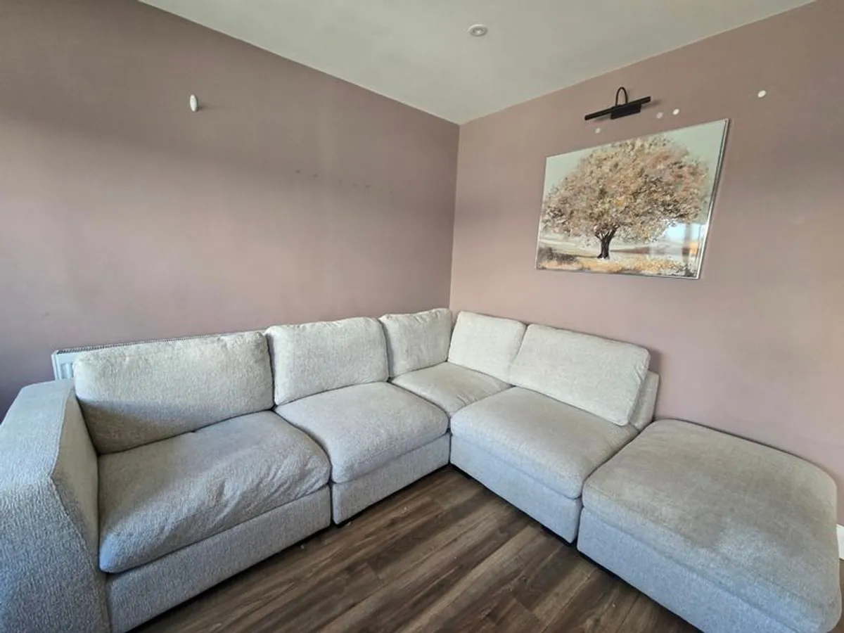 Couch - Image 1