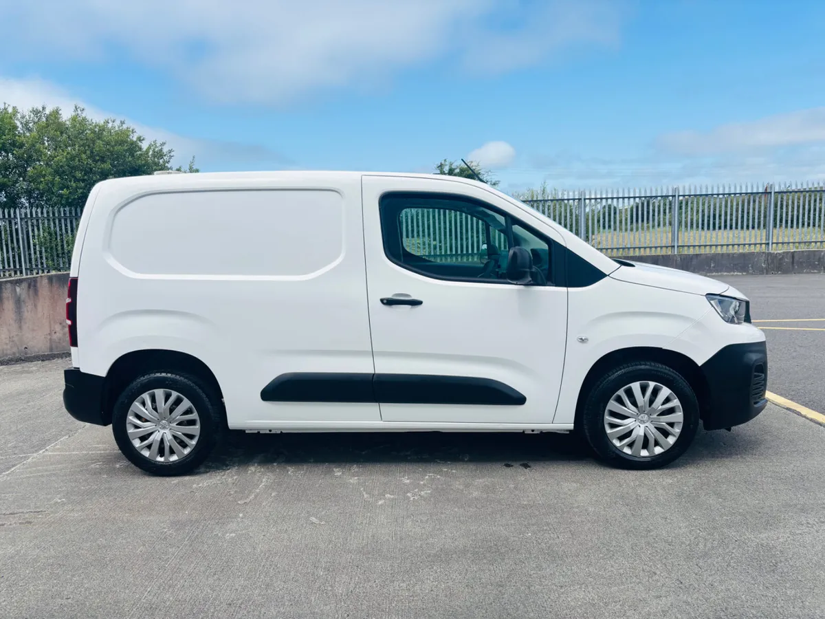 2021 Peugeot Partner 1.5 100bhp PRO €10,950+ VAT - Image 4