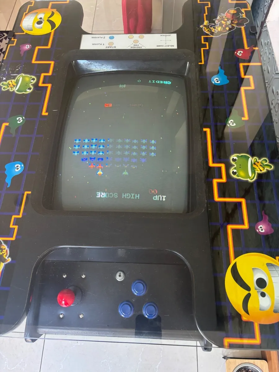 Game table - Image 2