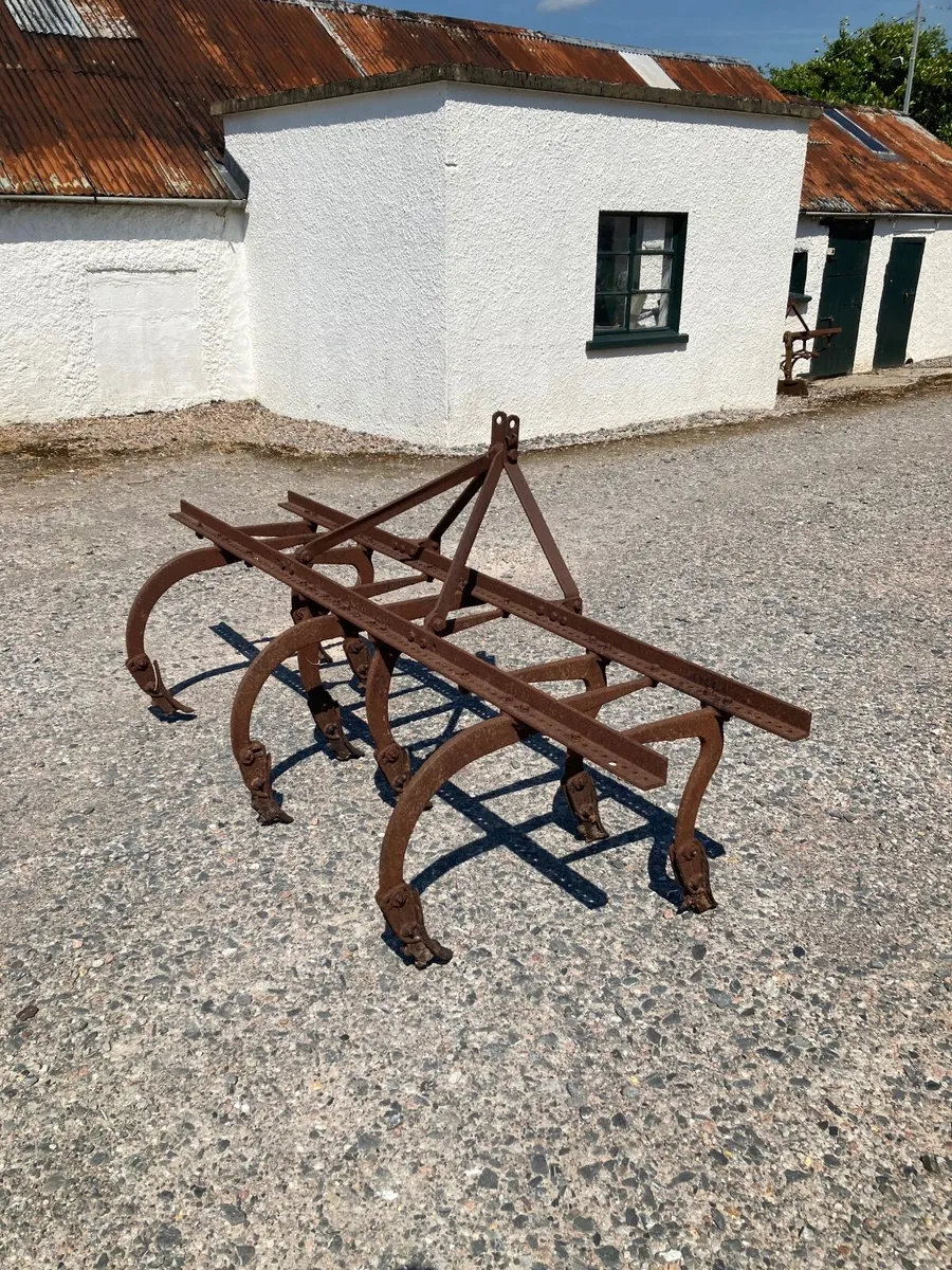 Ferguson Grubber - Image 1