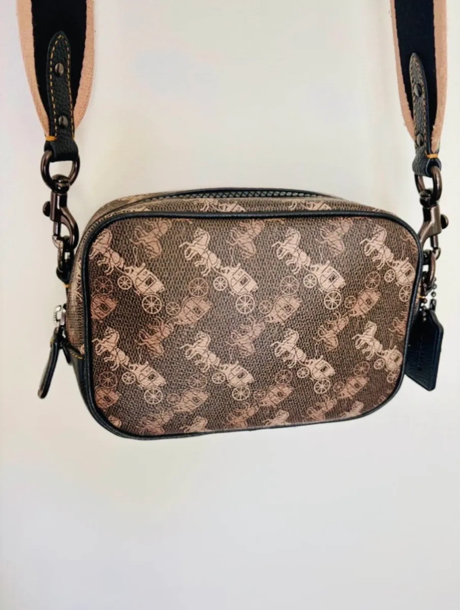 Coach Camera Bag 16 – Horse & Carriage Print - Image 4