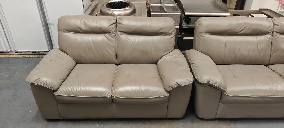 Grey Leather Suite - Image 2