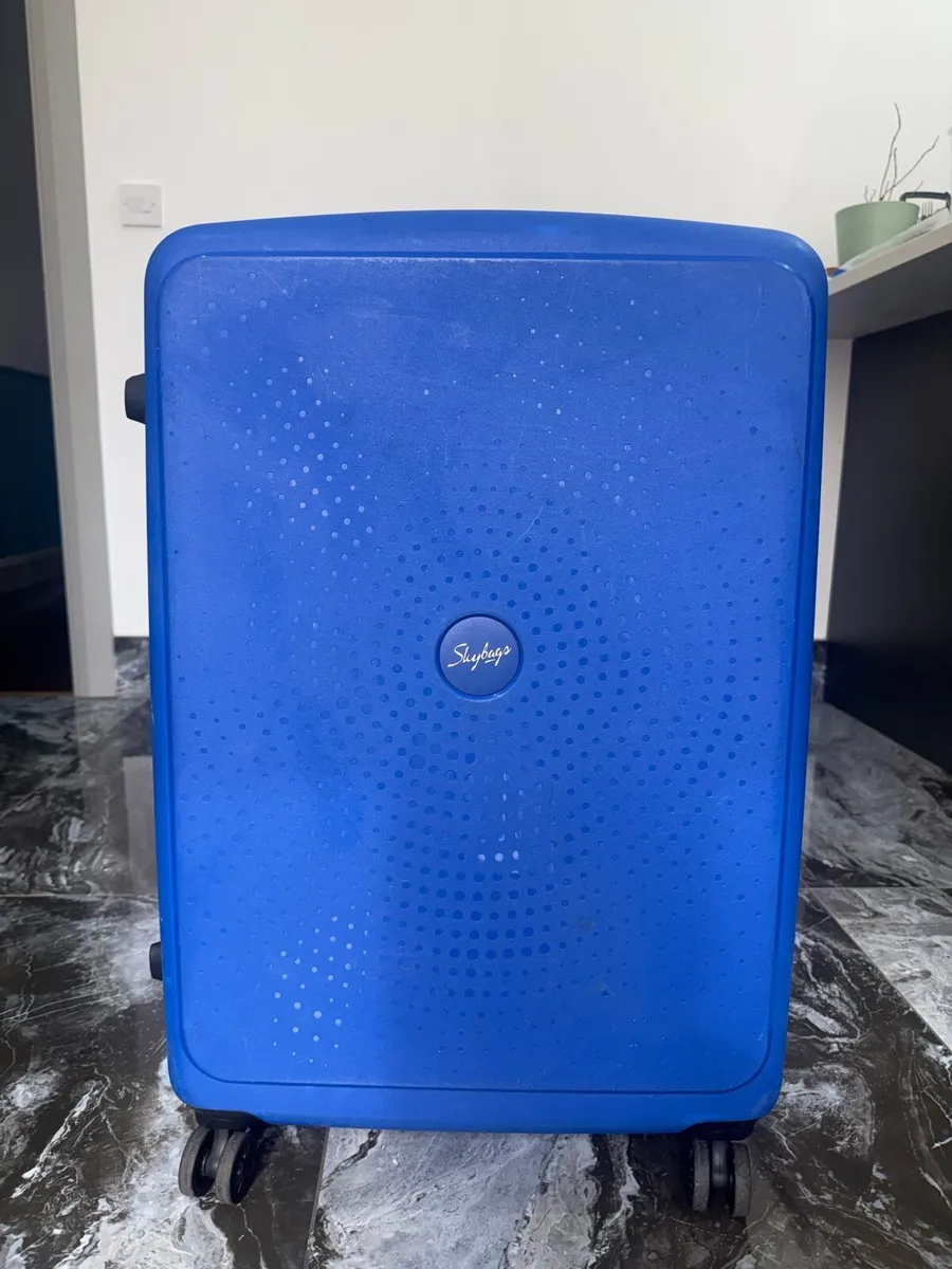 Large Trolley Travel Bag in Excellent Condition - Image 1