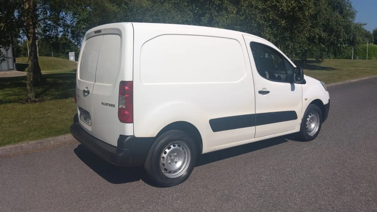 Peugeot Partner / Berlingo. Long CVRT & Tax. - Image 3