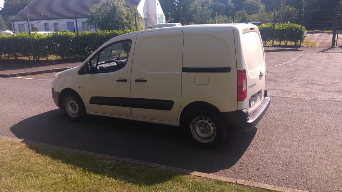 Peugeot Partner / Berlingo. Long CVRT & Tax. - Image 4